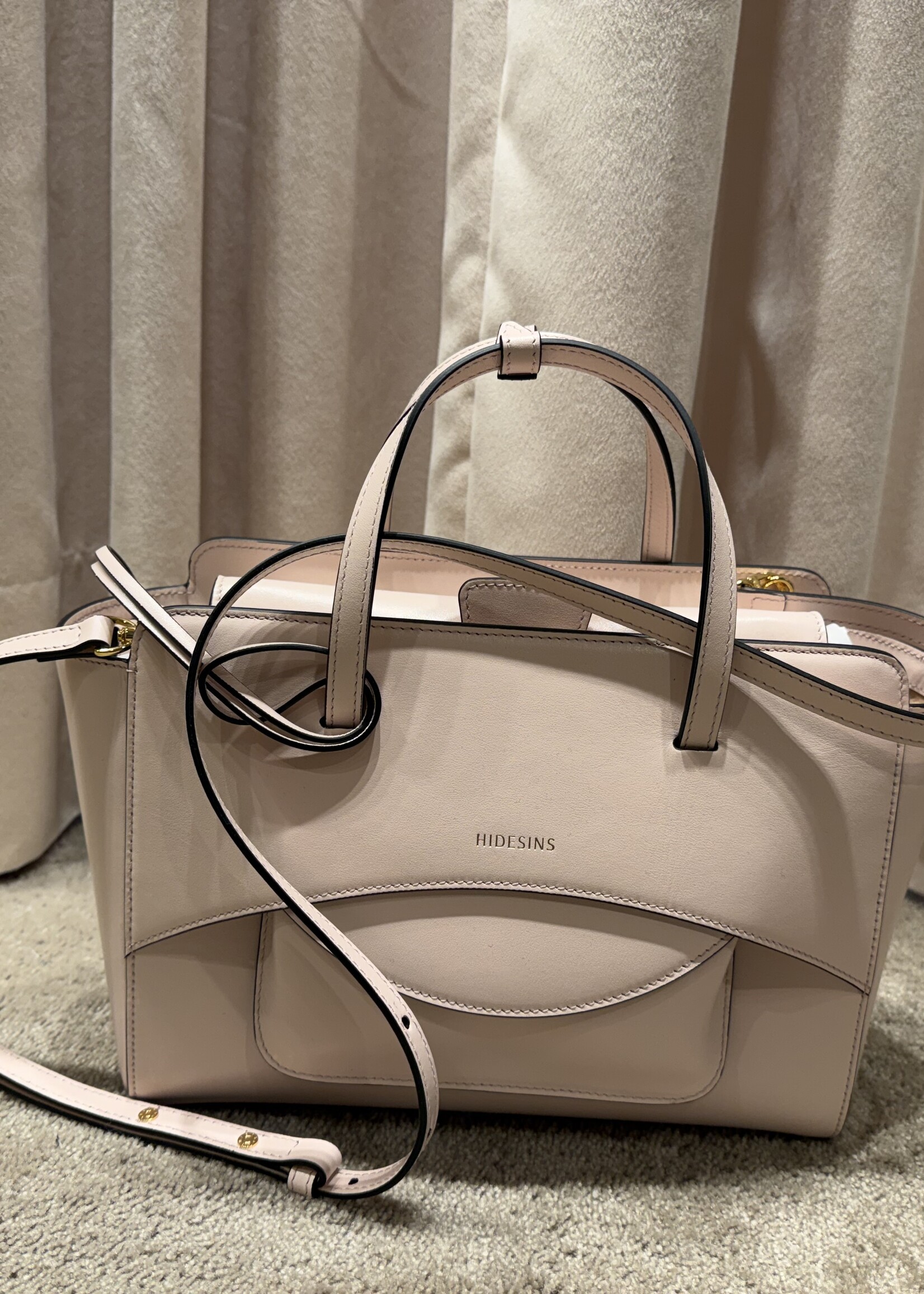 Hidesins Flap M premiere Cipria