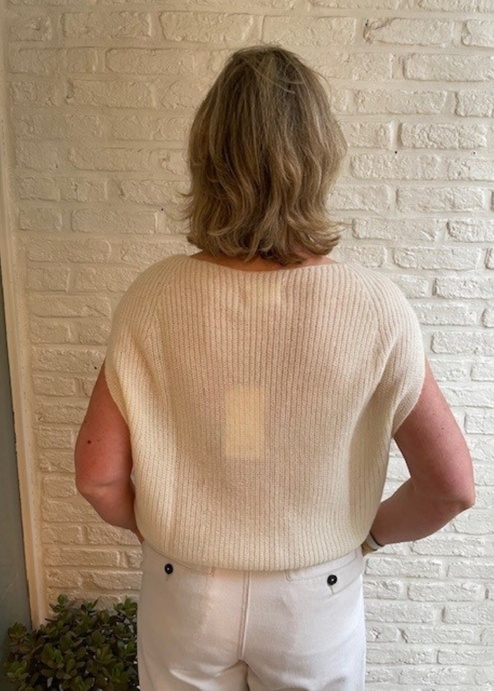 Jane K Pull sleeveless patent lightweight