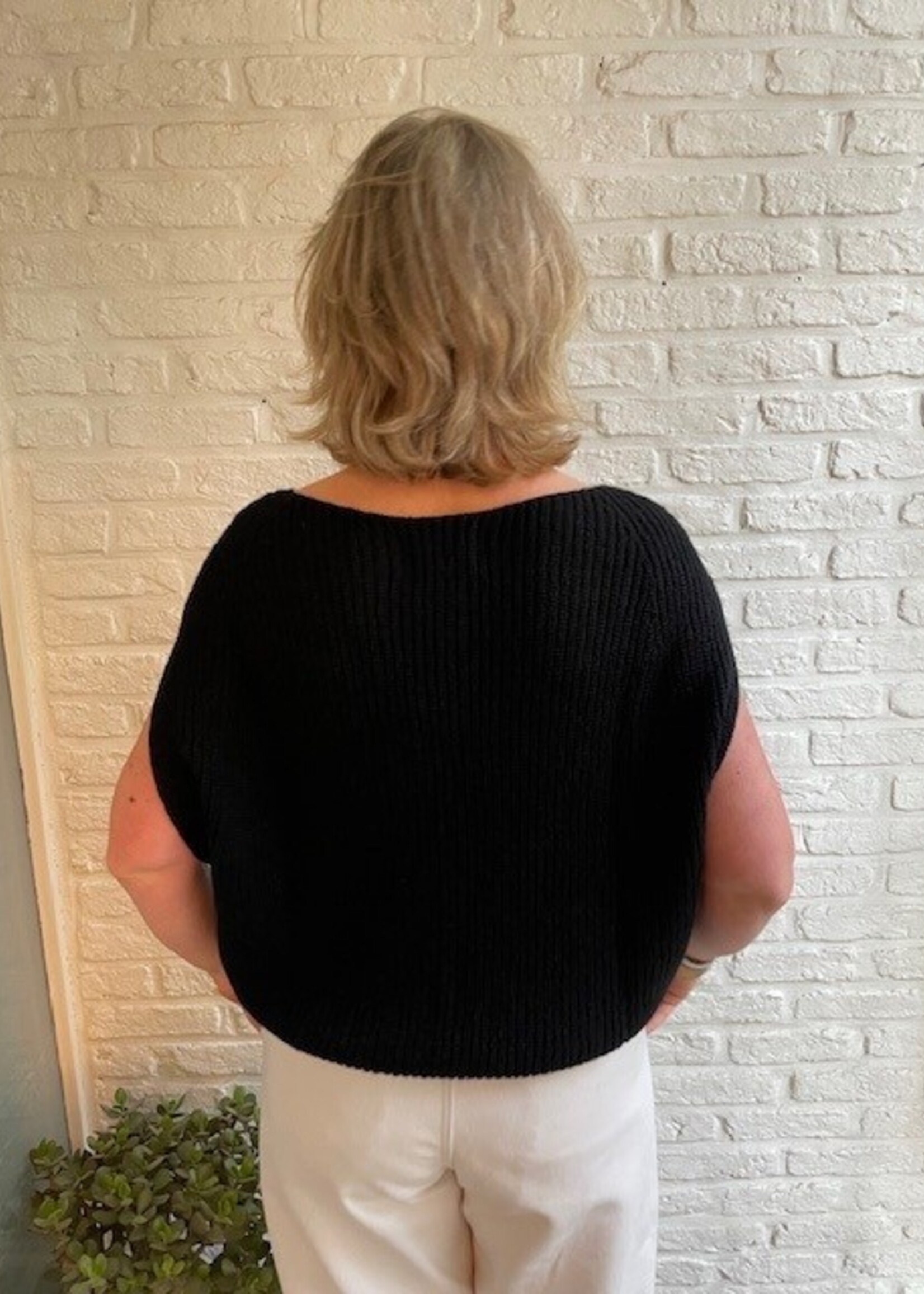 Jane K Pull sleeveless patent lightweight