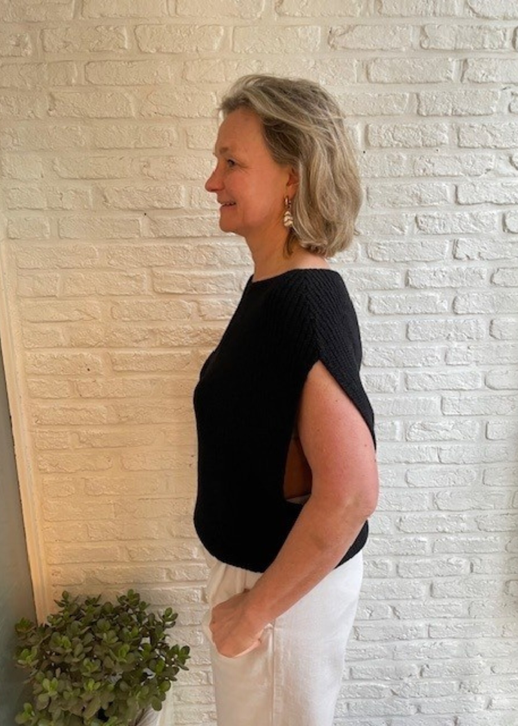 Jane K Pull sleeveless patent lightweight