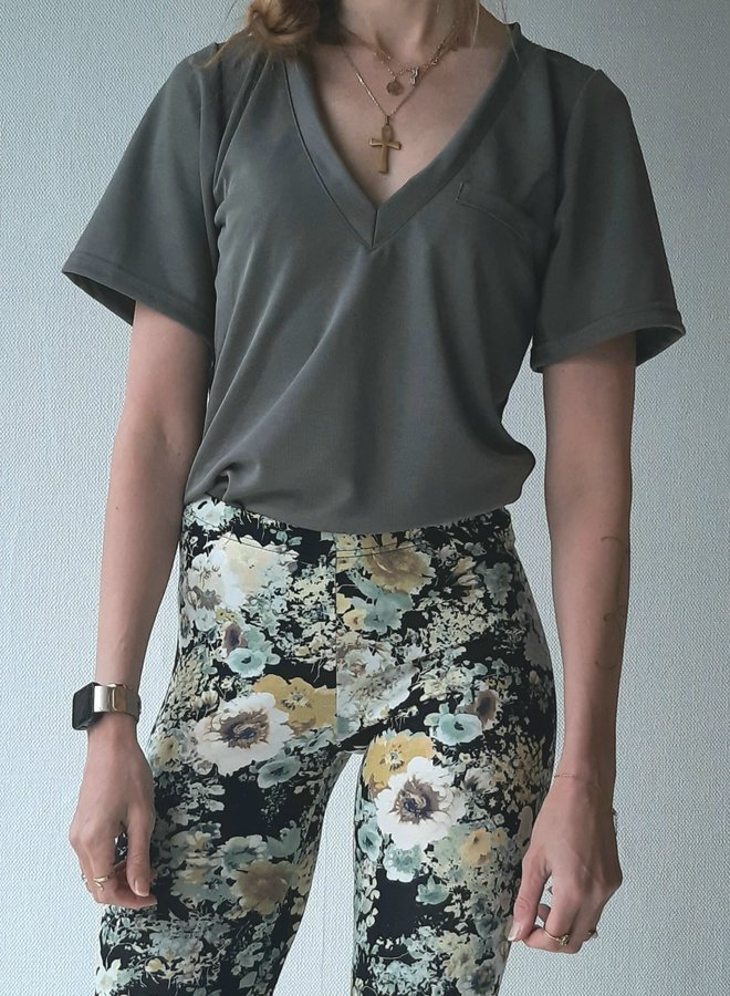 Hemd Charlie mit V-Ausschnitt | Olive