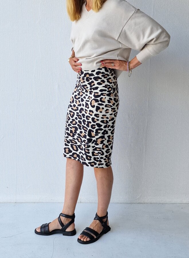 Pencil skirt| leopard | stretch | tall