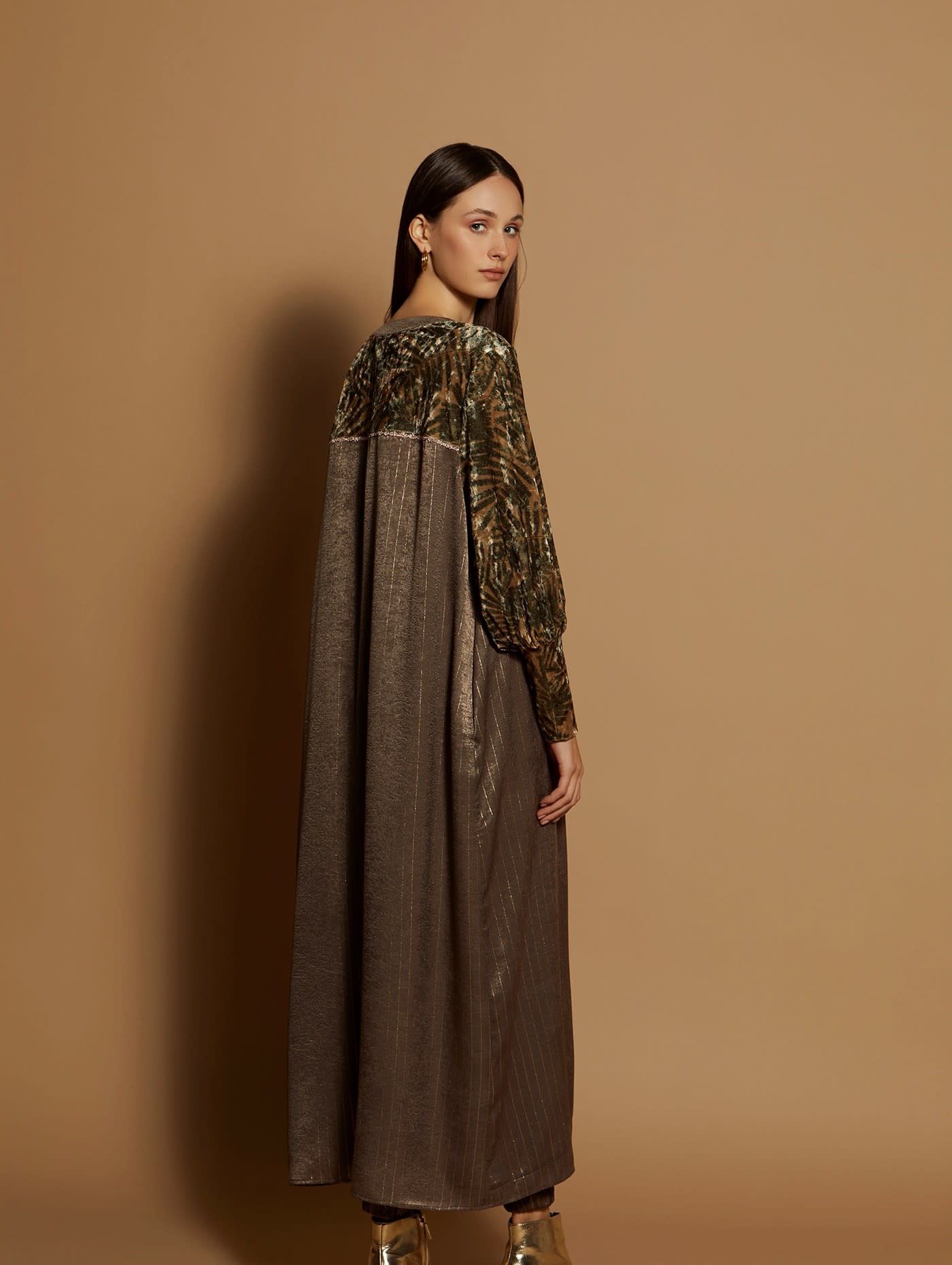 Satin Bi-Materia Coat Leaf