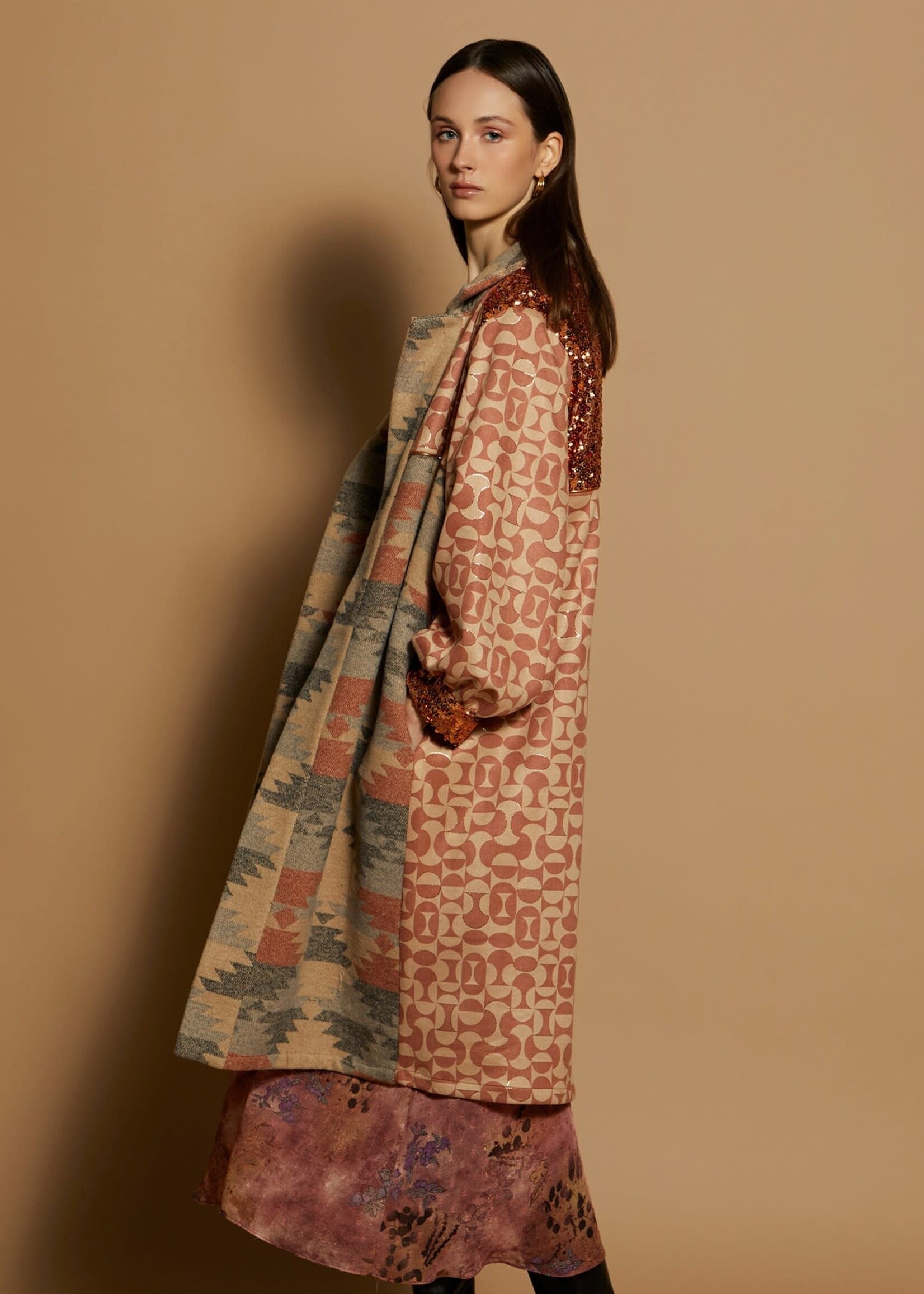 Meisïe Bi-Materia Kaftan Coat