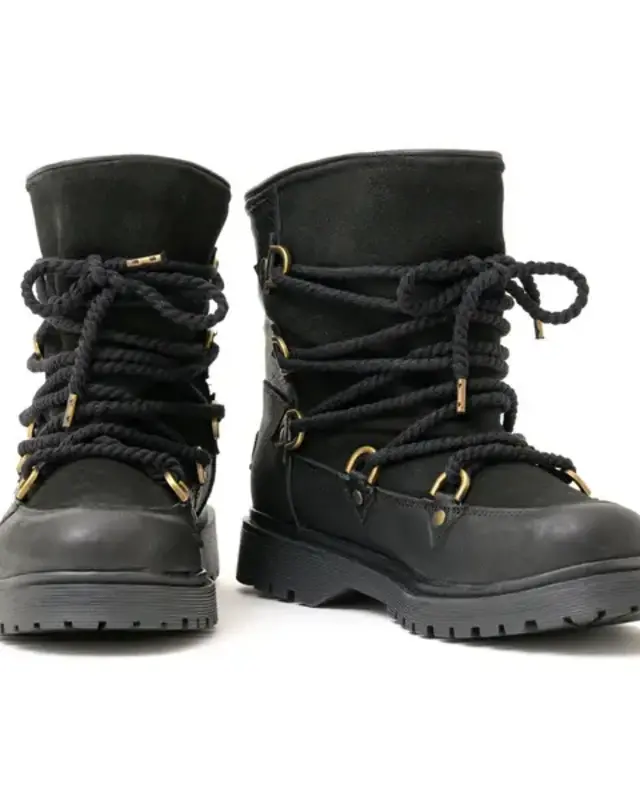 CHA Tibet Stud Black