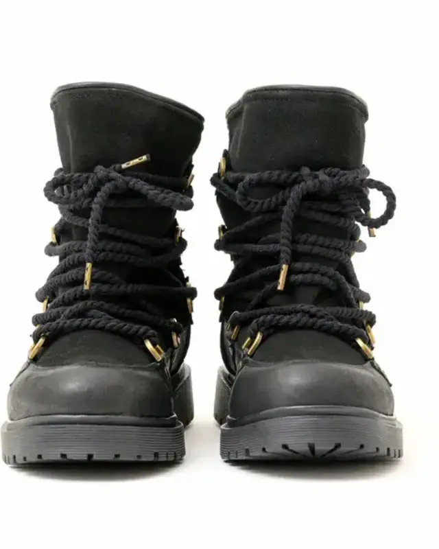 CHA Tibet Stud Black