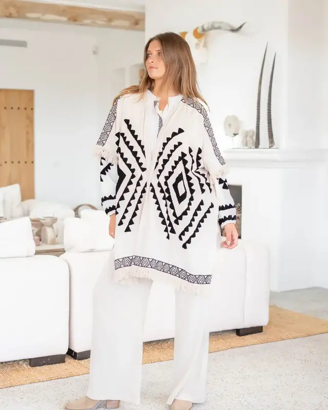 Ibzmode Poncho Ventana Arena Ecru