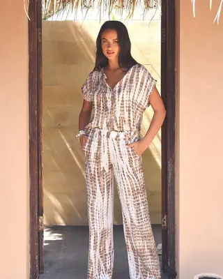 Hot Lava Top Amalfi Moonstone Earth