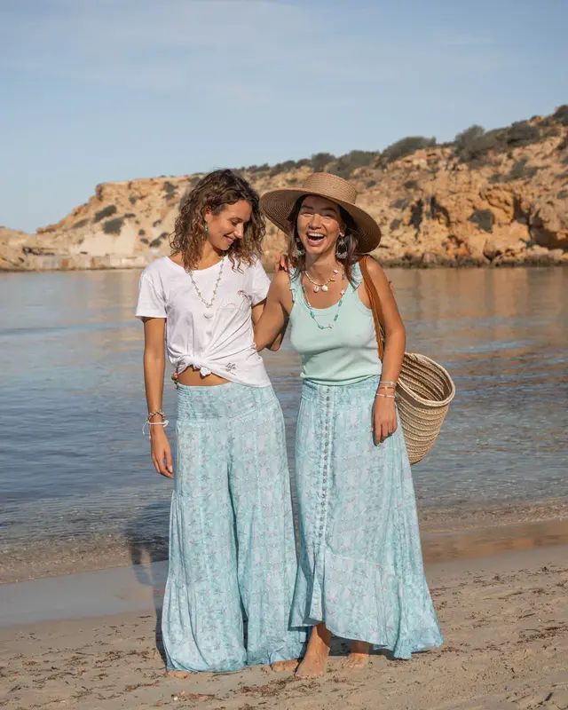 Isla Ibiza Bonita Lange Rok Lola Calanas Print