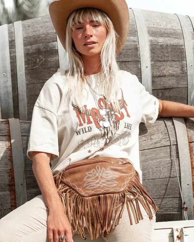Moost Wanted Serena Artwork T-Shirt Beige