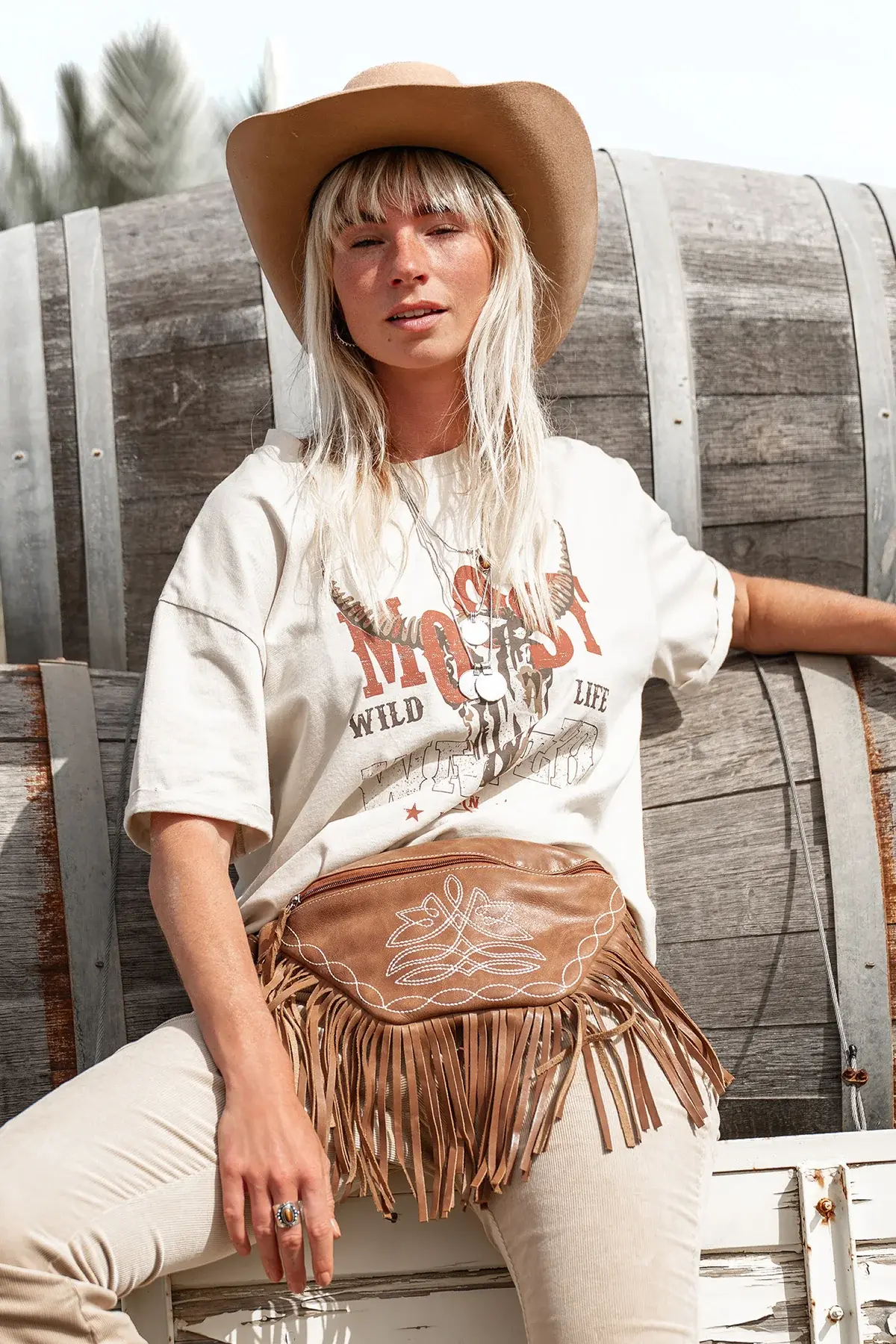 Moost Wanted Serena Artwork T-Shirt Beige