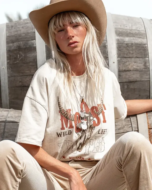 Moost Wanted Serena Artwork T-Shirt Beige