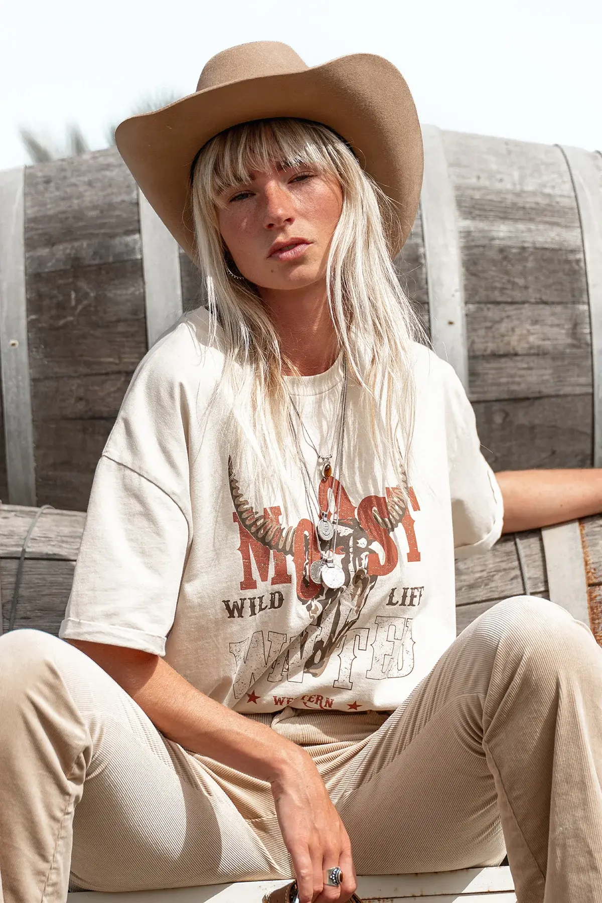 Moost Wanted Serena Artwork T-Shirt Beige