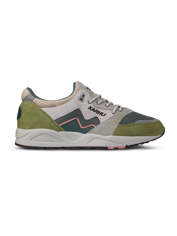 Karhu Aria 95 'Sphagnum / Dark Forest'
