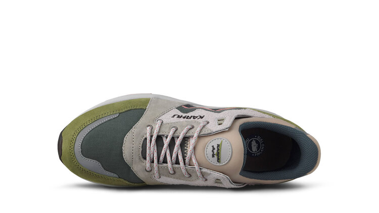 Karhu Aria 95 'Sphagnum / Dark Forest'