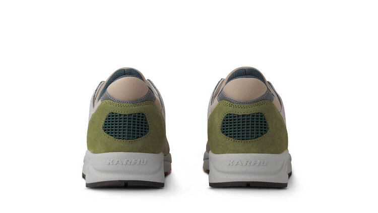 Karhu Aria 95 'Sphagnum / Dark Forest'