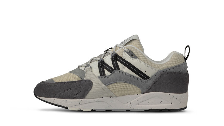 Karhu Fusion 2.0 'Limestone/Jet Black'