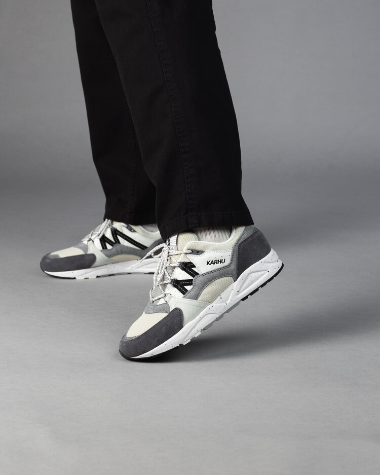 Karhu Fusion 2.0 'Limestone/Jet Black'