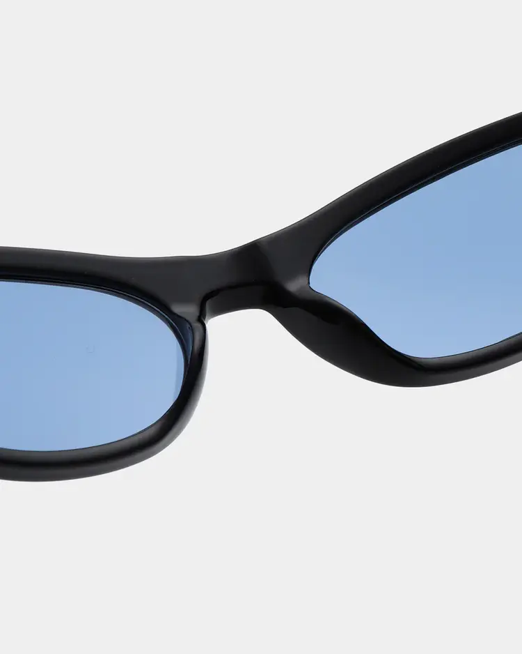 A.Kjaerbede Gust 'Black / Blue'