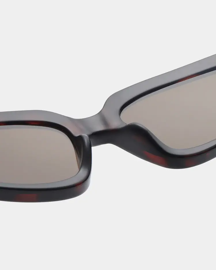 A.Kjaerbede Ella 'Demi Tortoise'