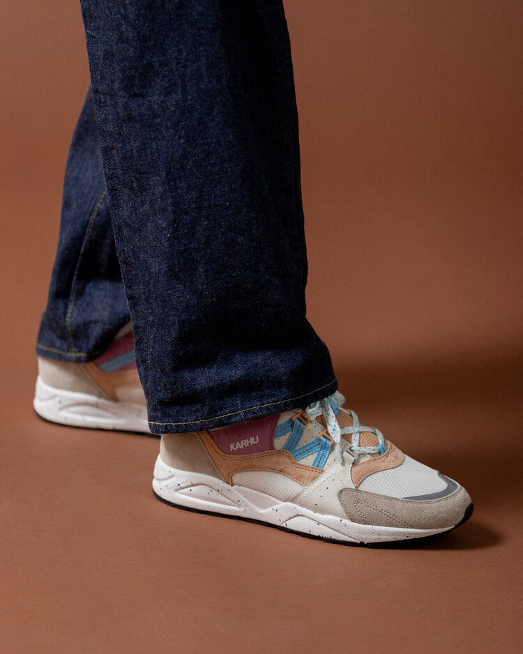 Karhu Fusion 2.0 'Silver Lining / Milky Blue'