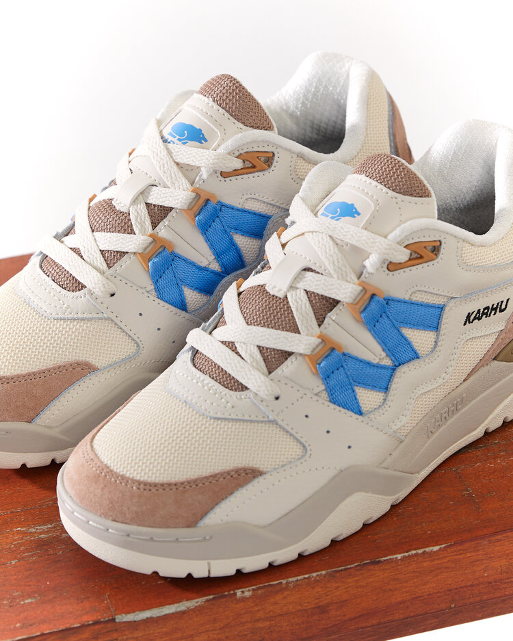 Karhu Fusion XT 'Warm Taupe / Azure Blue'