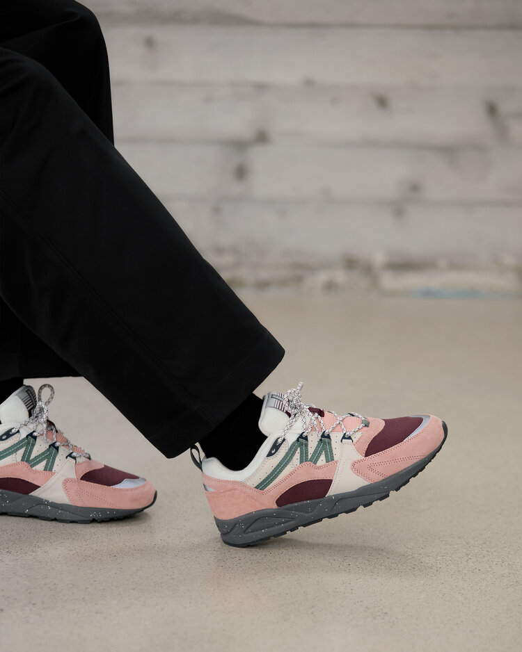 Karhu Fusion 2.0 'Cameo Rose / Iceberg'