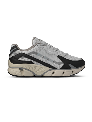 Karhu Super Fulcrum 'Jet Black / Dawn Blue'