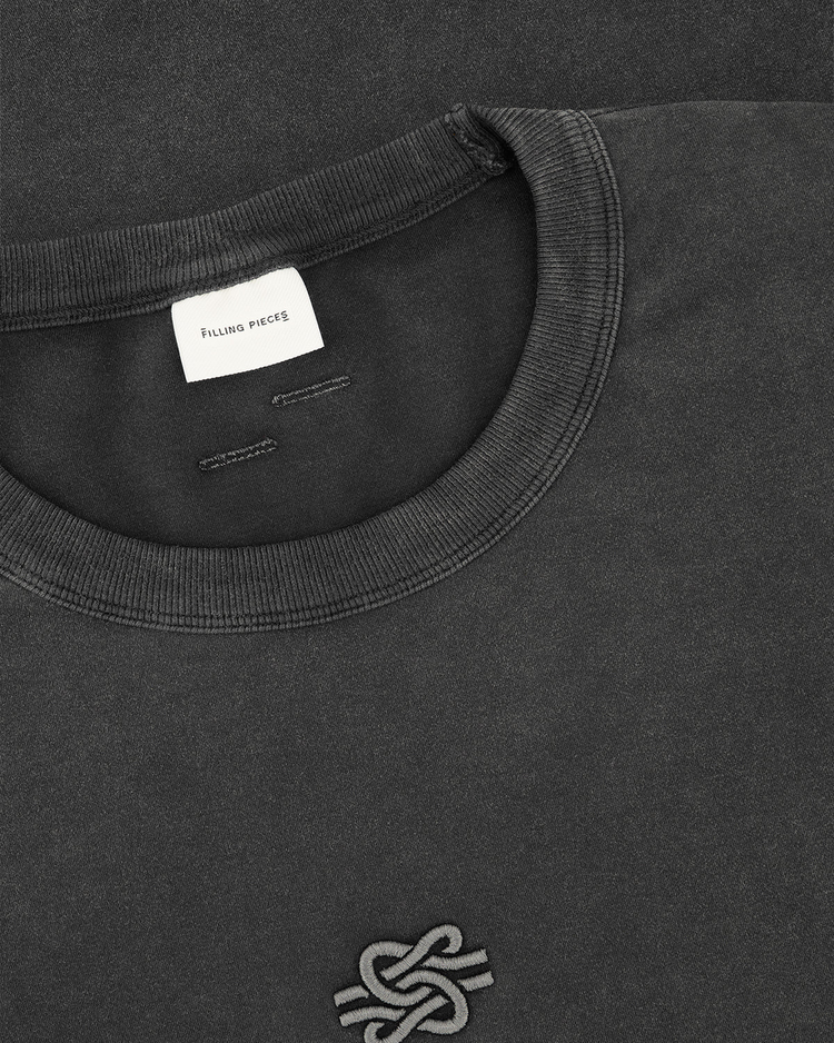 Filling Pieces Longsleeve Boxy Embroidered 'Vintage Black'