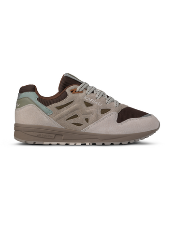 Karhu Legacy 96 'White Sand / Beech'