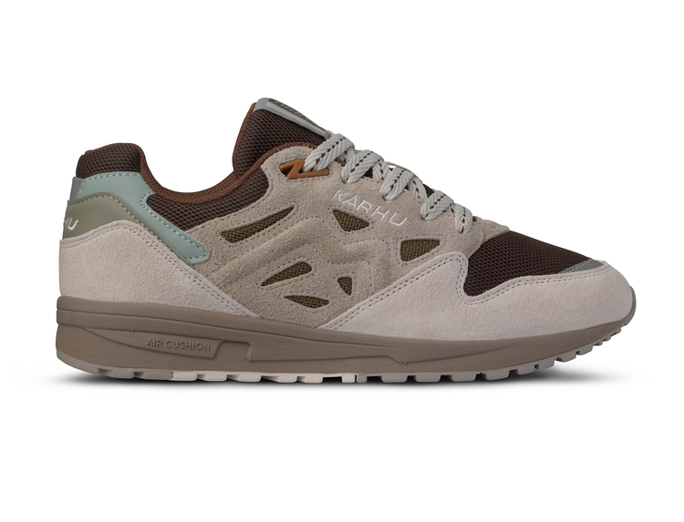 Karhu Legacy 96 'White Sand / Beech'