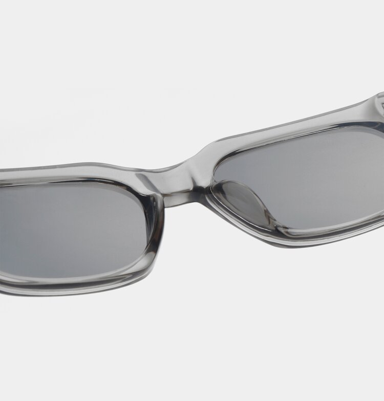 A.Kjaerbede Bror 'Grey Transparent'