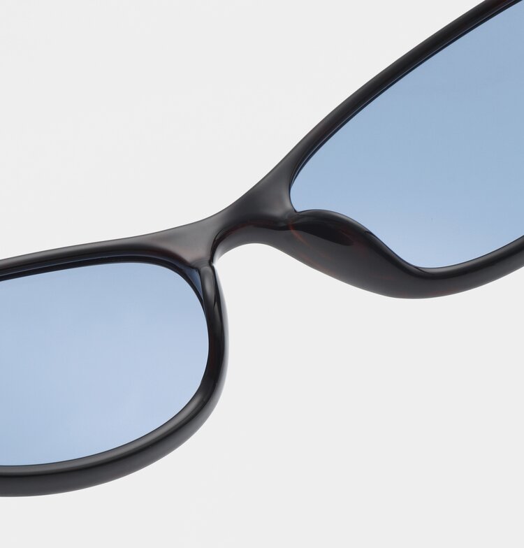 A.Kjaerbede Alexa' Demi Tortoise'