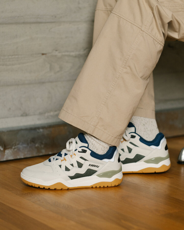 Karhu Fusion XT 'Blanc De Blanc / Blue Opal'