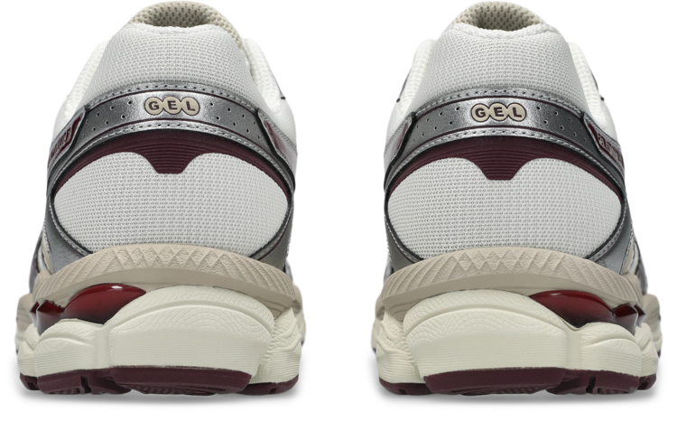 Asics GEL- Cumulus 16 'Cream / Beniimo Purple'