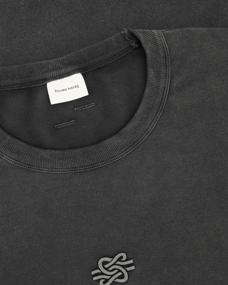 Filling Pieces Longsleeve Boxy Embroidered 'Vintage Black'