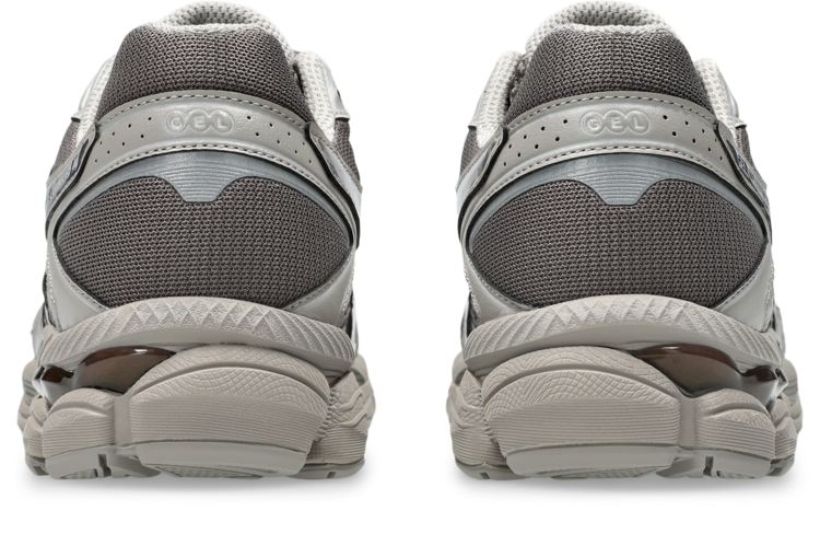 Asics GEL-Cumulus 16 'Cocoa Powder / Pure Silver'