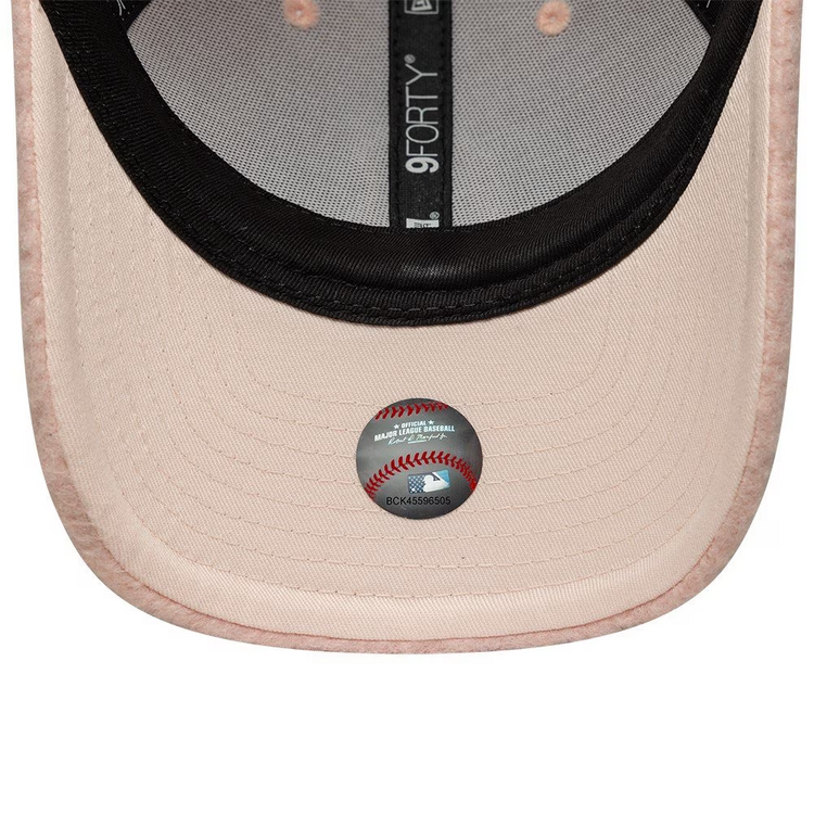 New Era New York Yankees Winter Borg 9Forty 'Pink'