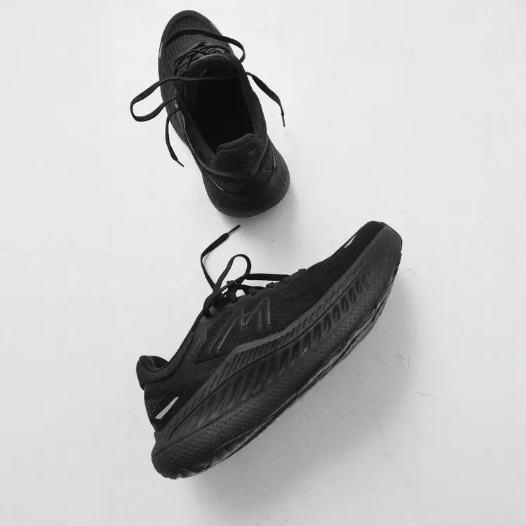 Karhu Mestari Run 2.0 'Black / Black'