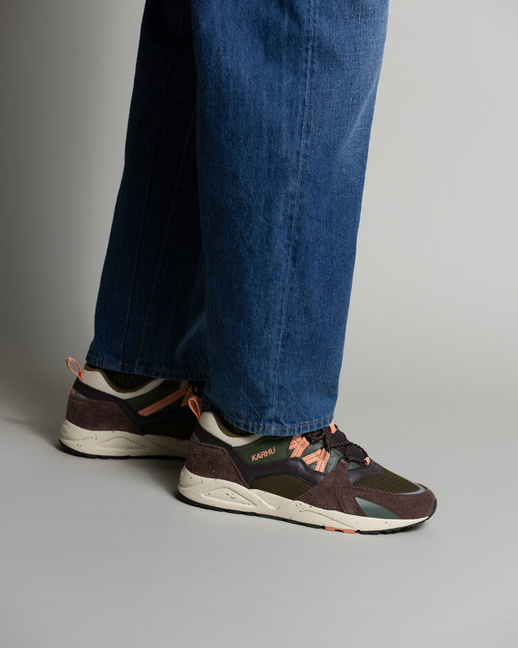 Karhu Fusion 2.0 'Shaved Chocolate / Peach Bloom'
