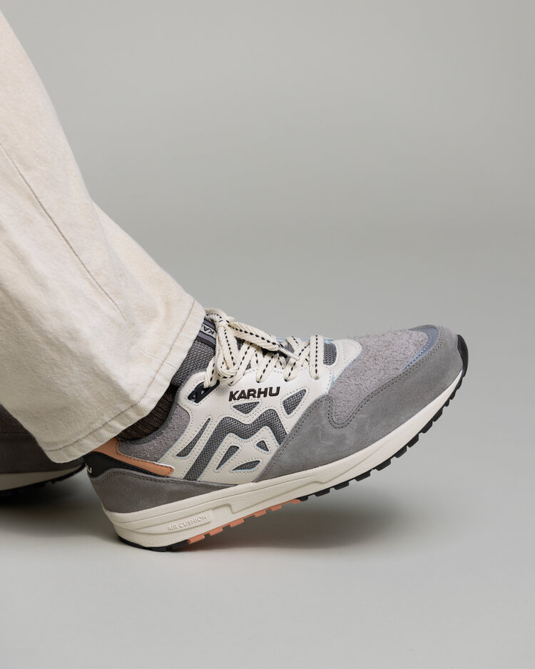 Karhu Legacy 96 'Hematite / Hematite'