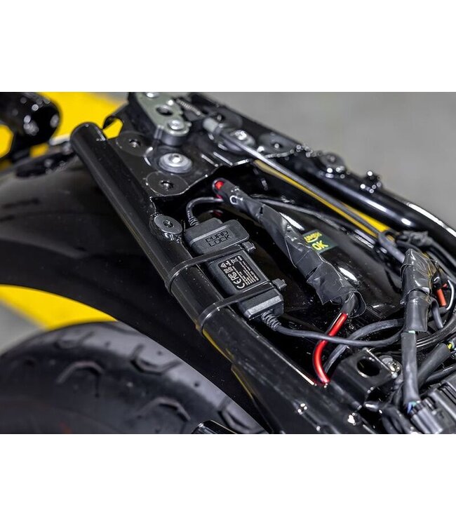 QUAD LOCK QUAD LOCK Waterproof 12V To USB Smart Adaptor