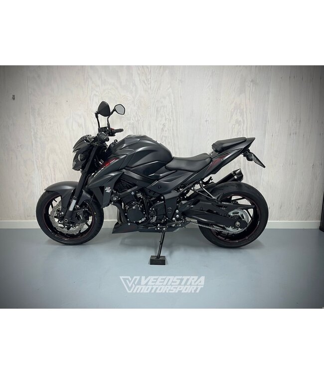 Suzuki  GSX-S 750 (bj 2018) Arrow GERSERVEERD