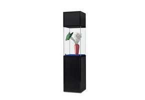 Sockelvitrine SV-1 schwarz mit Glasdrehtür, gross Vitrineteil und Blende