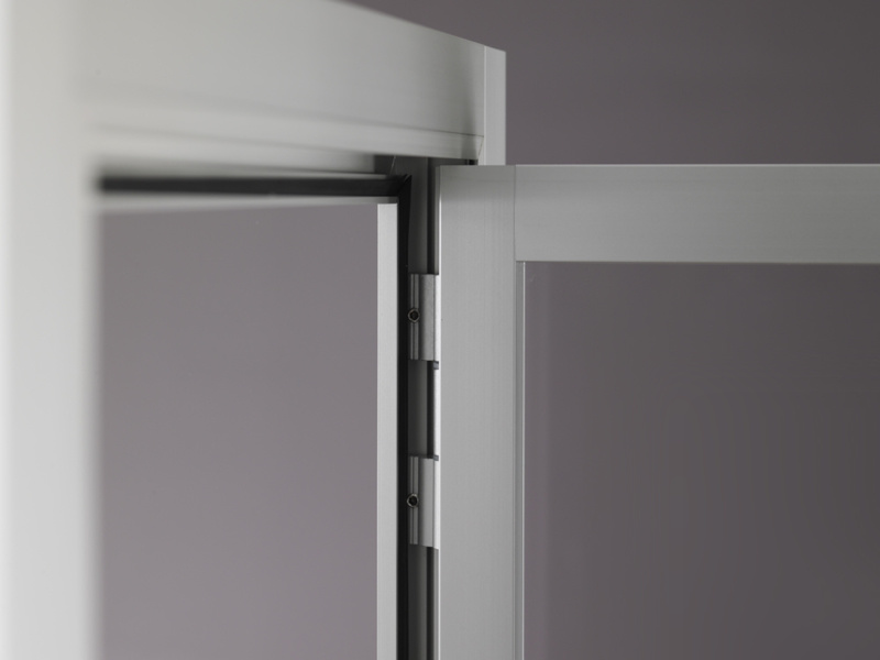 Ausstellungsvitrine V8 400 silber mit LED Deckenspot - Staubdicht