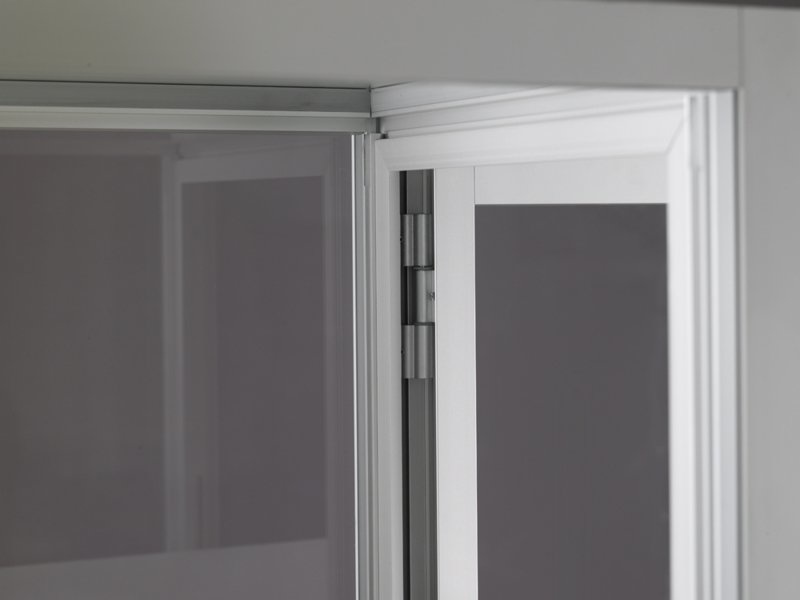 Ausstellungsvitrine V8 500 silber mit LED Deckenspot - Staubdicht