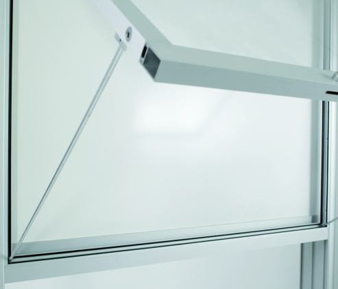 Schaukast 1553 16xA4 DIN A0 silber eloxiert mit Standbeinen