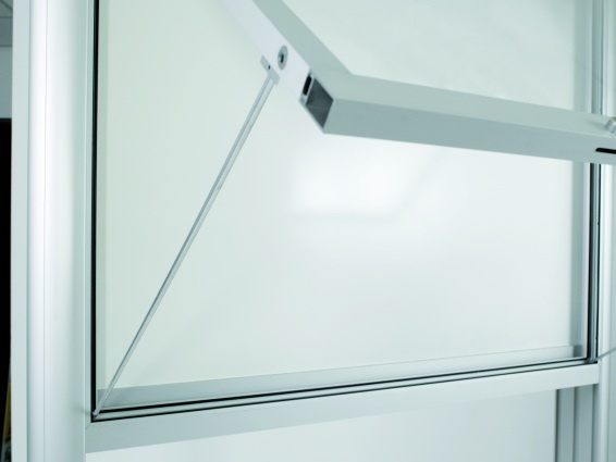 Schaukast 1593 4xA4 DIN A2 silber eloxiert mit Standbeinen