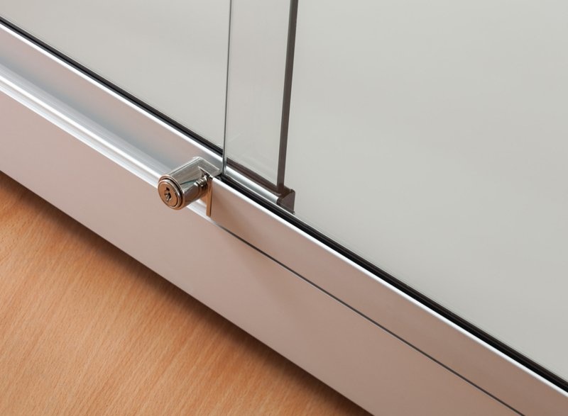 Vitrine GPC 1000 zwart met LED plafondspots en onderkast