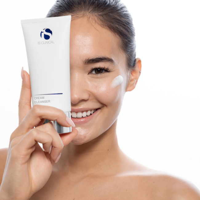 iS Clinical CREAM CLEANSER - 120ml